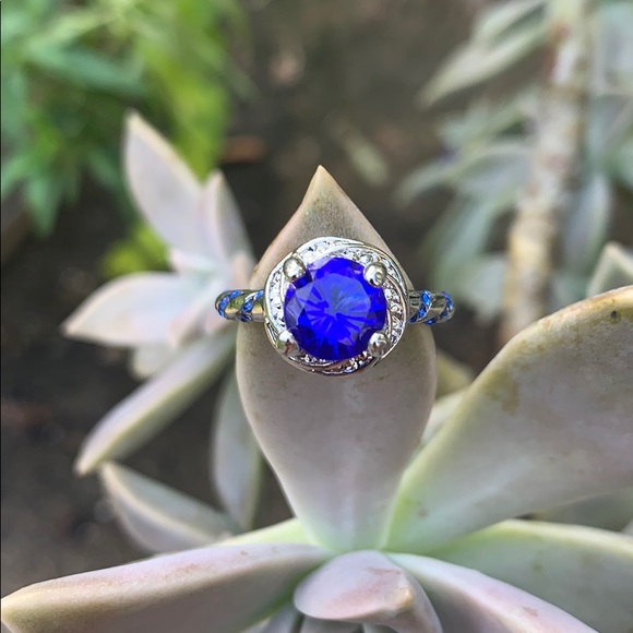 None Jewelry - Silver-tone Blue Stone Costume Ring 👠